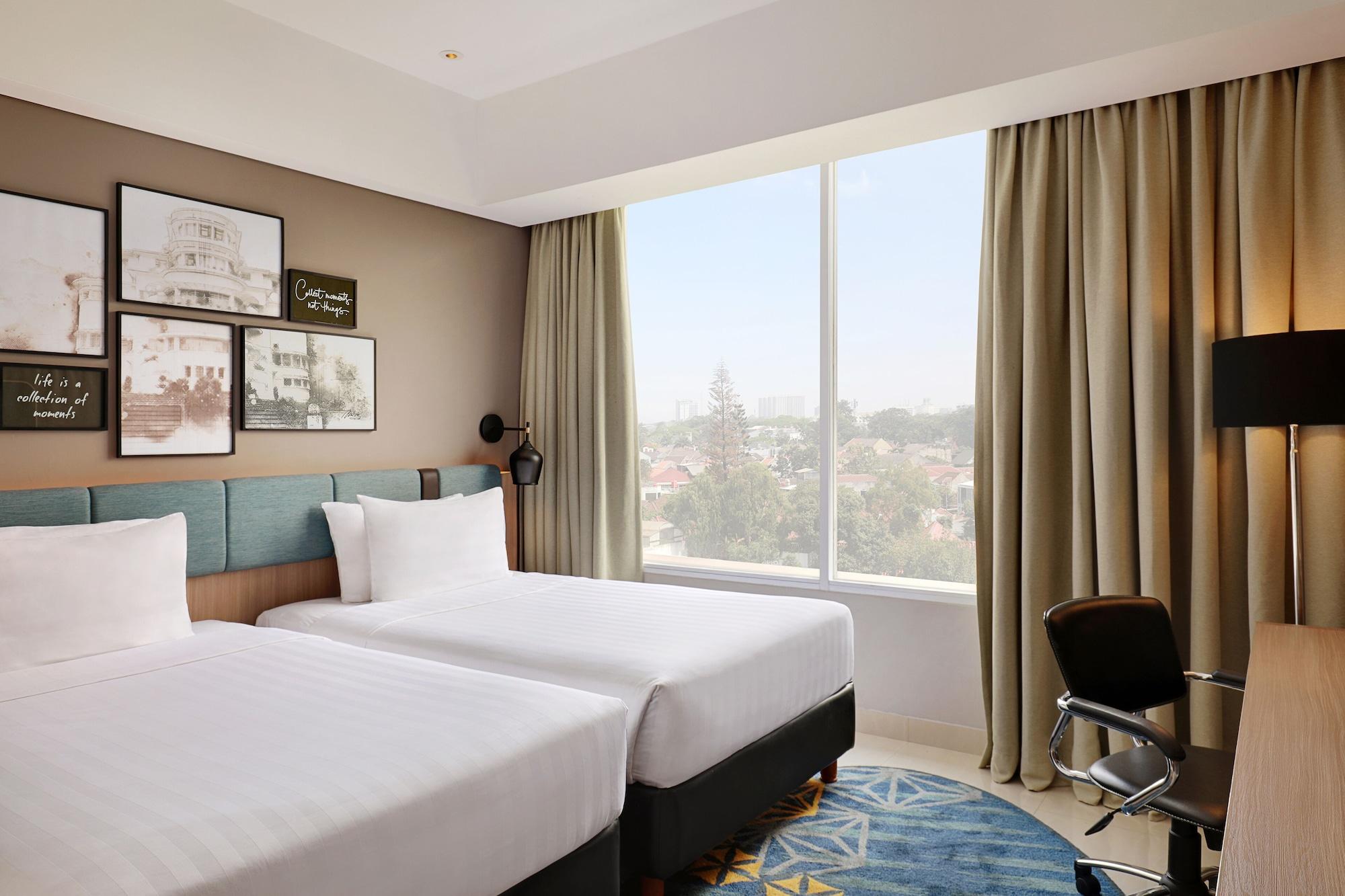 เมอร์เคียว บันดุง เนซา ซูปรัตมาน Hotel ภายนอก รูปภาพ