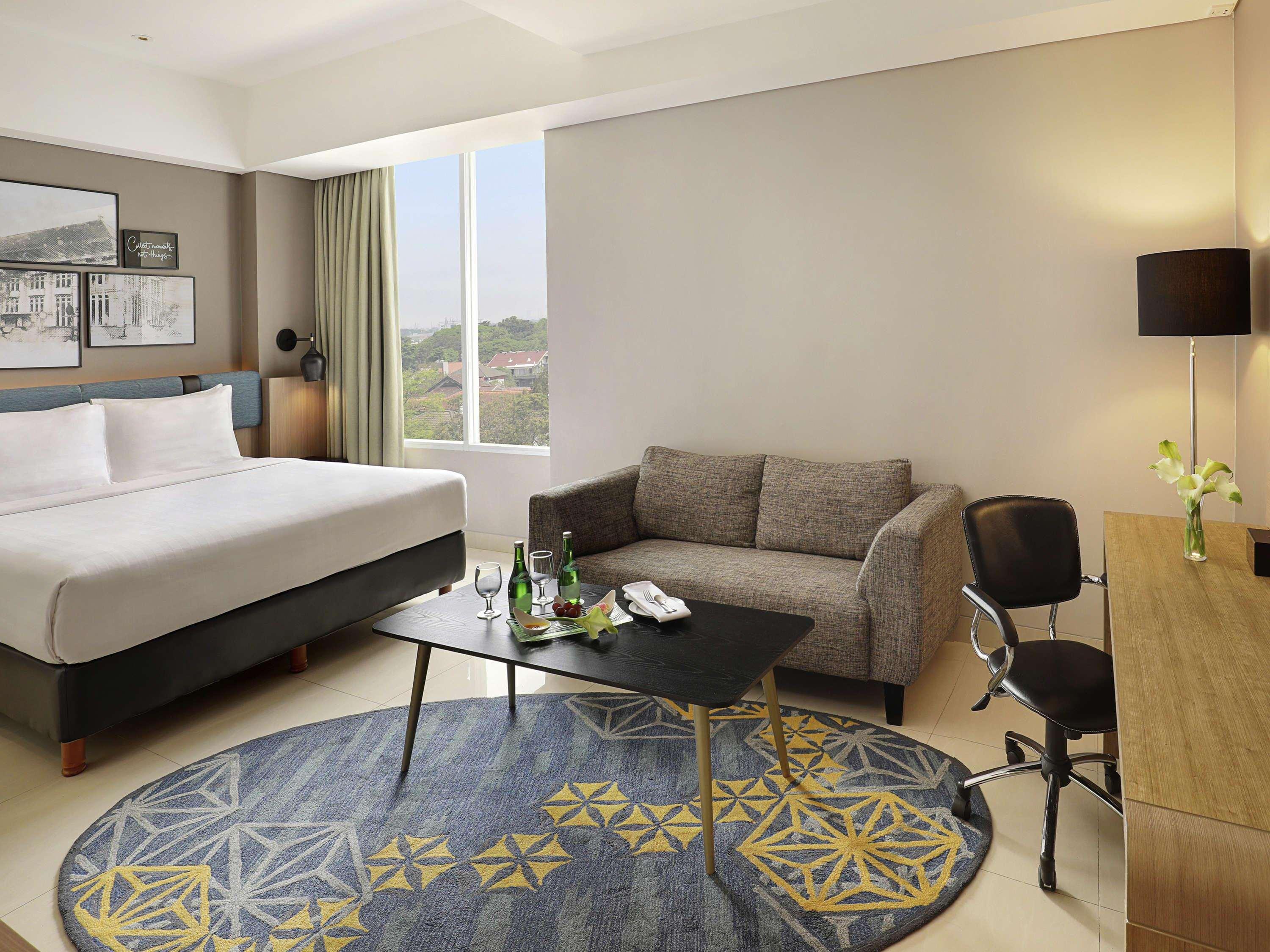 เมอร์เคียว บันดุง เนซา ซูปรัตมาน Hotel ภายนอก รูปภาพ