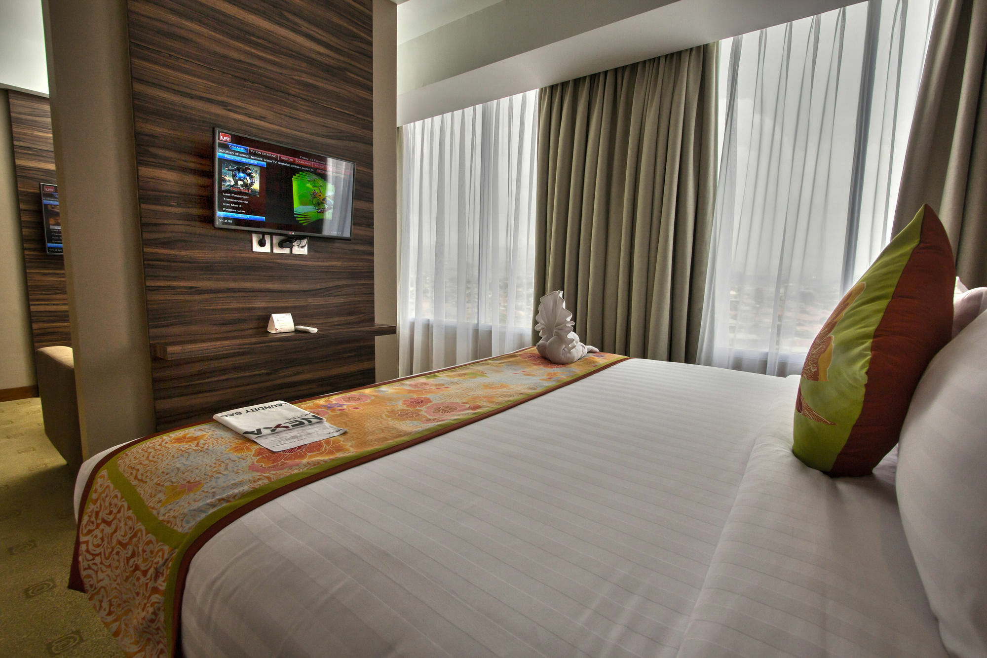 เมอร์เคียว บันดุง เนซา ซูปรัตมาน Hotel ภายนอก รูปภาพ